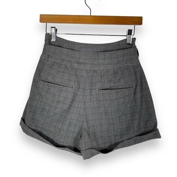 4 for $20 SALE! AEO Tie Waist Cuffed Mom Shorts, Houndstooth Plaid, Size 2 - Picture 10 of 10